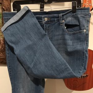 Levi's jean capris